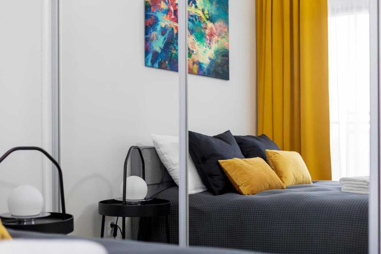 Yellow Sunset Studio Apartment Varşovia Exterior foto