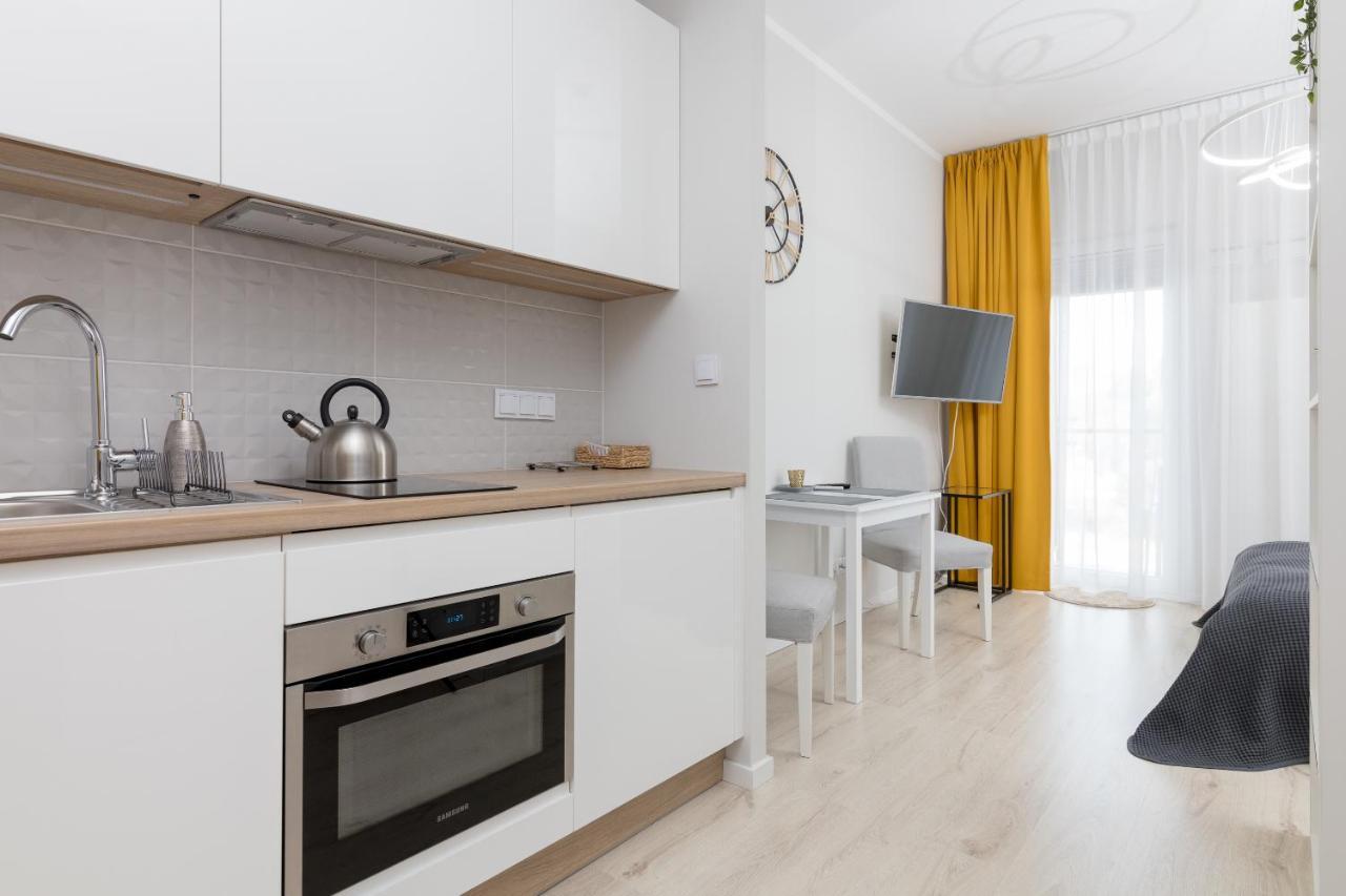 Yellow Sunset Studio Apartment Varşovia Exterior foto