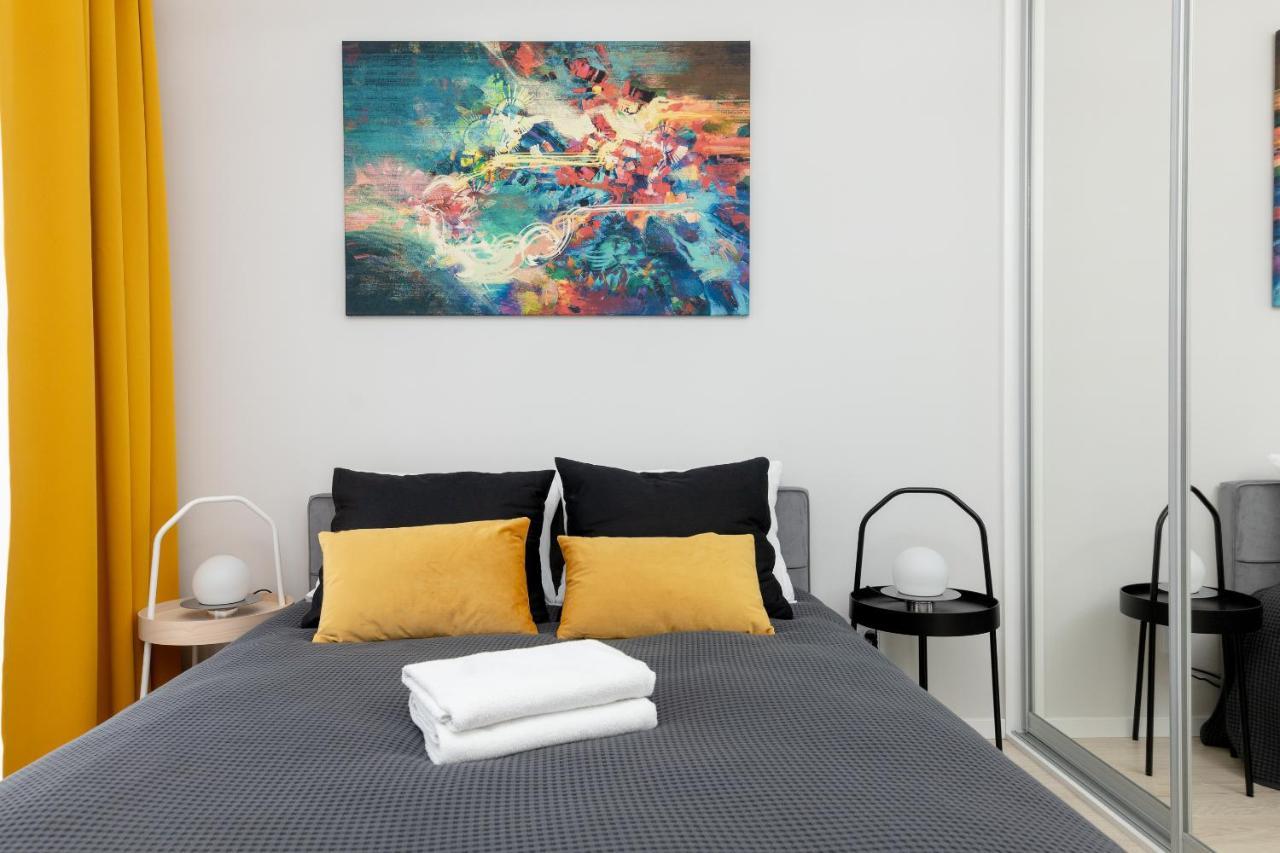 Yellow Sunset Studio Apartment Varşovia Exterior foto