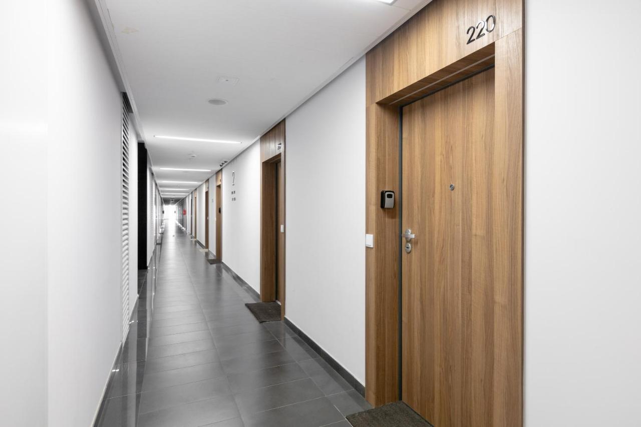 Yellow Sunset Studio Apartment Varşovia Exterior foto