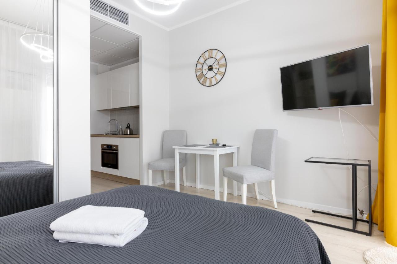 Yellow Sunset Studio Apartment Varşovia Exterior foto